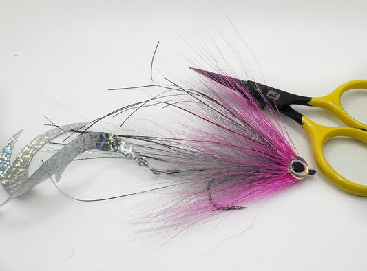 White/Gray/Pink Pike Fly With Wiggle Tail 3/0